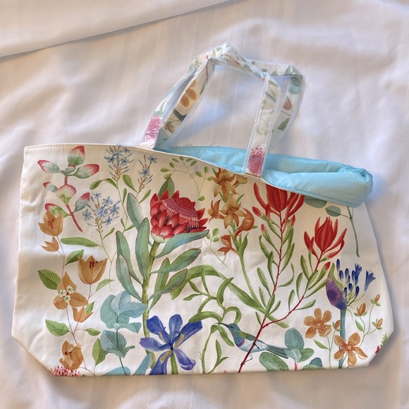 ESTÉE LAUDER Floral Canvas Large Tote  19x13x5” NEW! - Picture 1 of 4